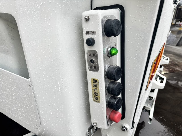 日野レンジャーパッカー車（塵芥車）中型（4t）[写真09]