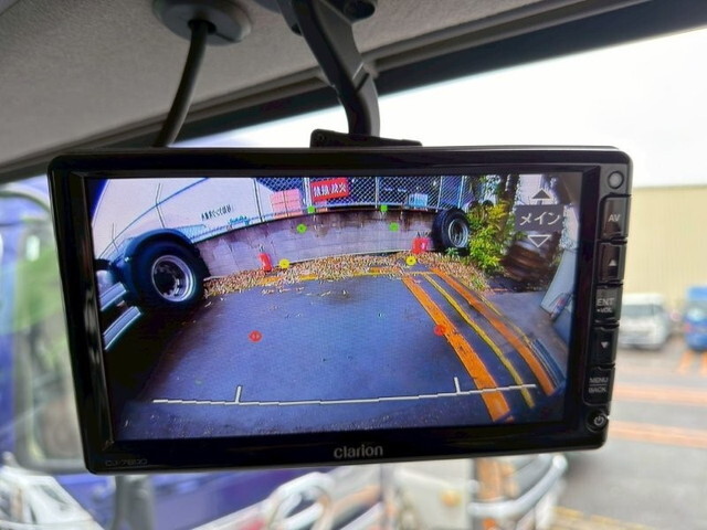 UDトラックスクオントレーラーヘッド（トラクターヘッド）大型（10t）[写真17]