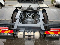 UDトラックスクオントレーラーヘッド（トラクターヘッド）大型（10t）[写真06]