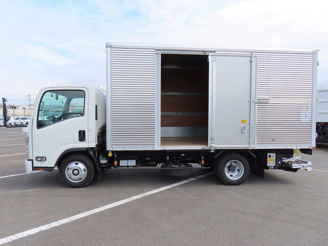 いすゞエルフアルミバン小型（2t・3t）[写真25]