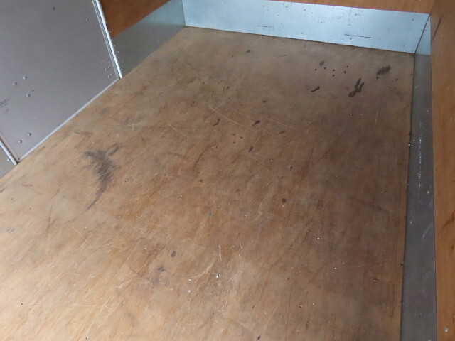 いすゞエルフアルミバン小型（2t・3t）[写真29]