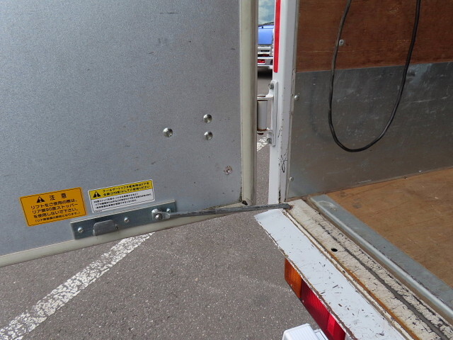 いすゞエルフアルミバン小型（2t・3t）[写真34]