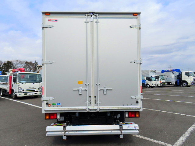 いすゞエルフアルミバン小型（2t・3t）[写真04]