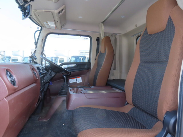 日野レンジャーアルミウイング中型（4t）[写真20]