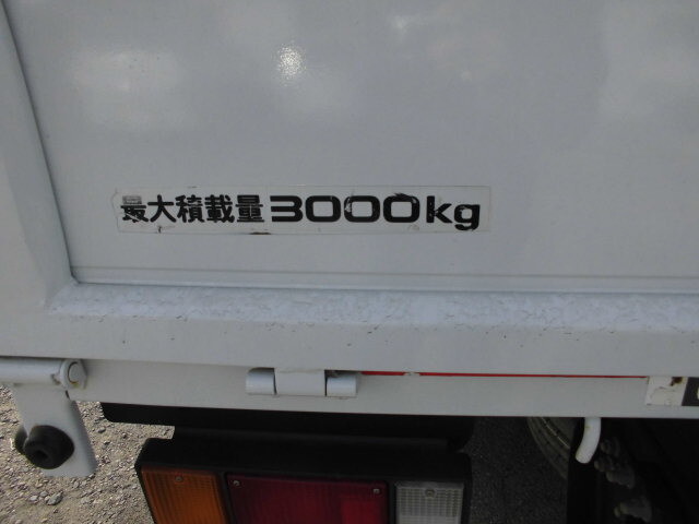 いすゞエルフクレーン4段小型（2t・3t）[写真07]