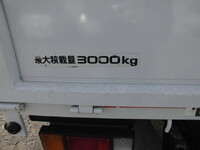 いすゞエルフクレーン4段小型（2t・3t）[写真08]