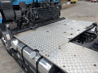 UDトラックスクオントレーラーヘッド（トラクターヘッド）大型（10t）[写真12]