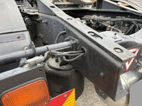 UDトラックスクオントレーラーヘッド（トラクターヘッド）大型（10t）[写真15]