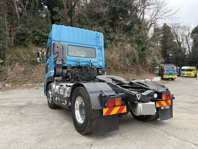 UDトラックスクオントレーラーヘッド（トラクターヘッド）大型（10t）[写真02]