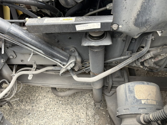 UDトラックスクオントレーラーヘッド（トラクターヘッド）大型（10t）[写真30]