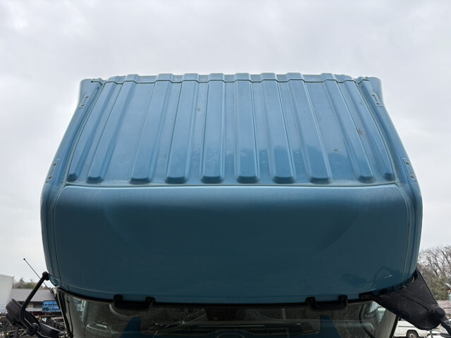 UDトラックスクオントレーラーヘッド（トラクターヘッド）大型（10t）[写真33]