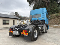 UDトラックスクオントレーラーヘッド（トラクターヘッド）大型（10t）[写真04]