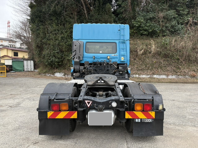 UDトラックスクオントレーラーヘッド（トラクターヘッド）大型（10t）[写真06]