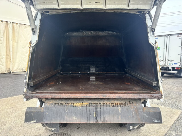 いすゞエルフパッカー車（塵芥車）小型（2t・3t）[写真16]