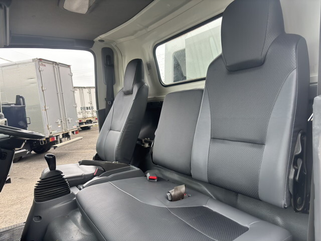 いすゞエルフパッカー車（塵芥車）小型（2t・3t）[写真40]