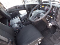 いすゞギガアルミウイング大型（10t）[写真04]