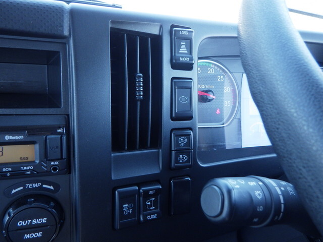 いすゞフォワードクレーン4段中型（4t）[写真16]