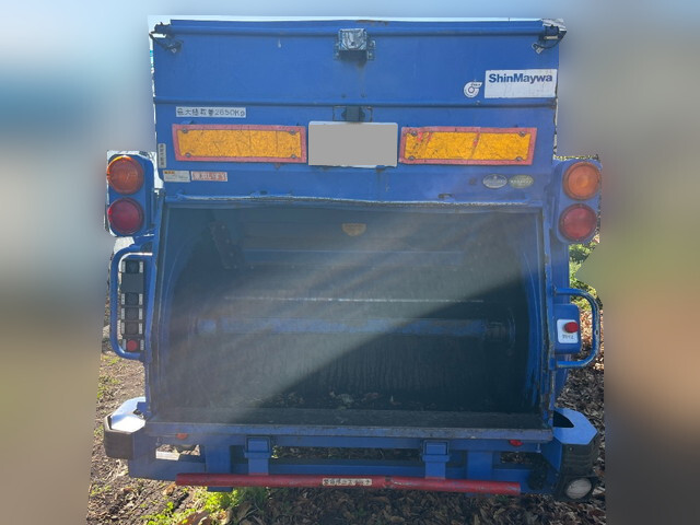 いすゞエルフパッカー車（塵芥車）小型（2t・3t）[写真11]