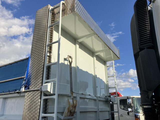 いすゞギガダンプ大型（10t）[写真14]