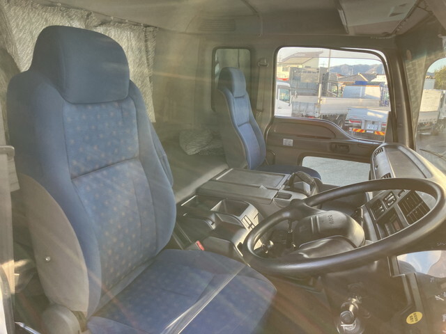 いすゞギガダンプ大型（10t）[写真35]