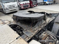 UDトラックスクオントレーラーヘッド（トラクターヘッド）大型（10t）[写真18]