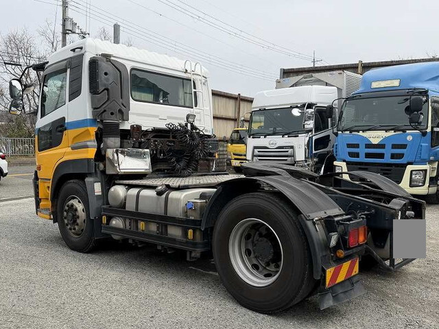 UDトラックスクオントレーラーヘッド（トラクターヘッド）大型（10t）[写真02]