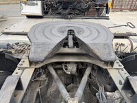 UDトラックスクオントレーラーヘッド（トラクターヘッド）大型（10t）[写真21]