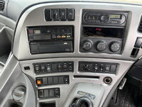 UDトラックスクオントレーラーヘッド（トラクターヘッド）大型（10t）[写真33]