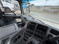 UDトラックスクオントレーラーヘッド（トラクターヘッド）大型（10t）[写真40]