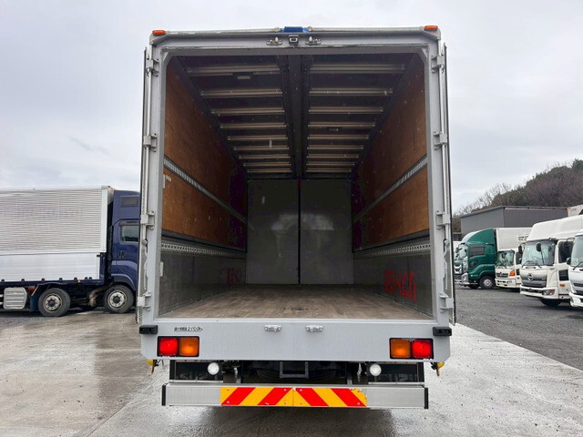 いすゞフォワードアルミウイング中型（4t）[写真12]