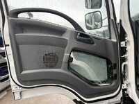 いすゞフォワードアルミウイング中型（4t）[写真16]