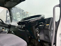 いすゞフォワードアルミウイング中型（4t）[写真23]