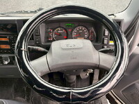 いすゞフォワードアルミウイング中型（4t）[写真24]