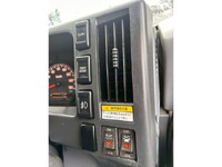 いすゞフォワードアルミウイング中型（4t）[写真28]