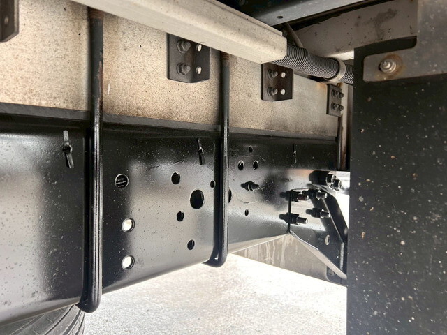 いすゞフォワードアルミウイング中型（4t）[写真35]