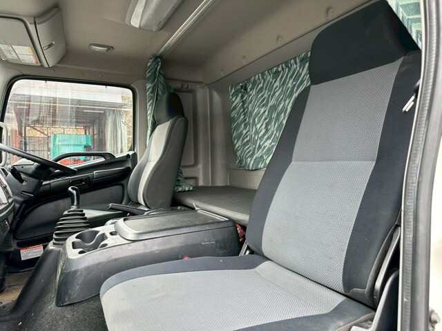 日野レンジャーアルミウイング中型（4t）[写真05]