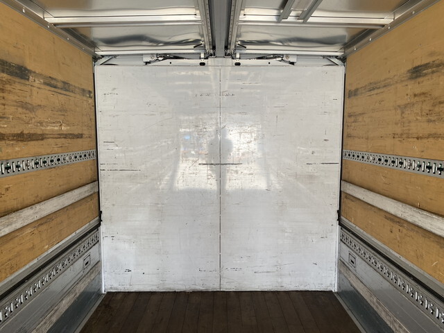 三菱ふそうファイターアルミウイング中型（4t）[写真11]