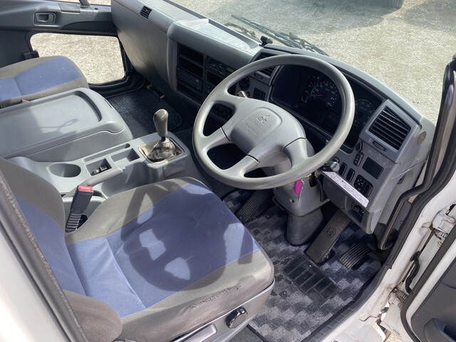 三菱ふそうファイターアルミウイング中型（4t）[写真22]