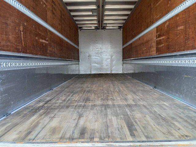 いすゞフォワードアルミウイング増トン（6t・8t）[写真11]