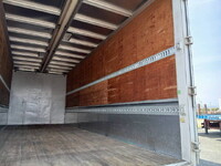 いすゞフォワードアルミウイング増トン（6t・8t）[写真13]