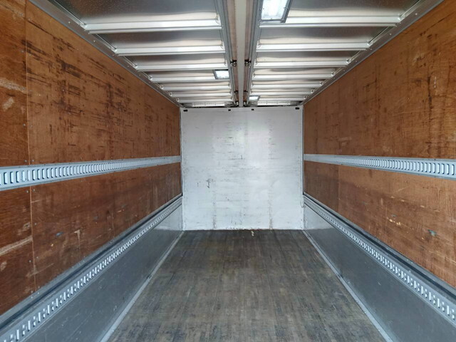 いすゞフォワードアルミウイング増トン（6t・8t）[写真14]