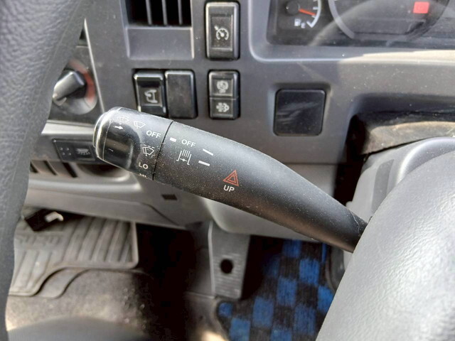 いすゞフォワードアルミウイング増トン（6t・8t）[写真21]