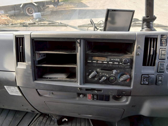 いすゞフォワードアルミウイング増トン（6t・8t）[写真22]