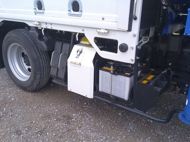 いすゞエルフクレーン4段小型（2t・3t）[写真17]