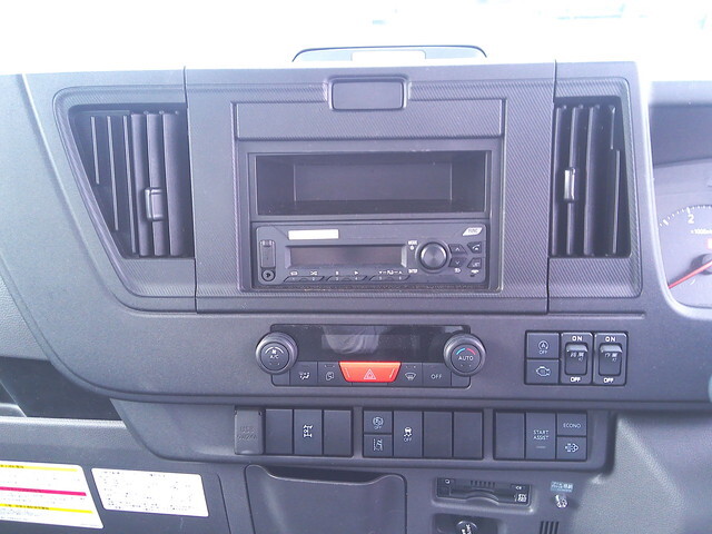 いすゞエルフクレーン4段小型（2t・3t）[写真22]