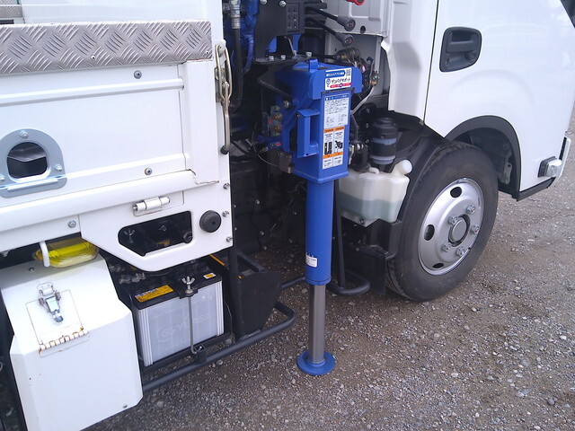 いすゞエルフクレーン4段小型（2t・3t）[写真28]