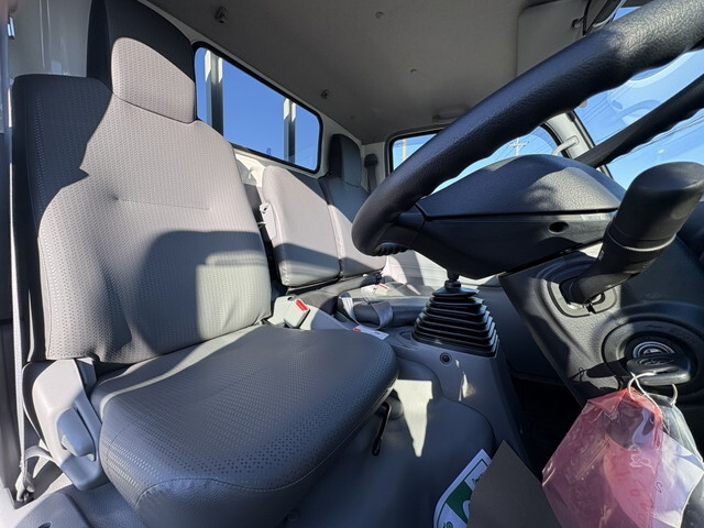 トヨタトヨエース平ボディ小型（2t・3t）[写真16]