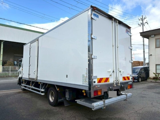 いすゞフォワード冷凍車（冷蔵車）中型（4t）[写真02]