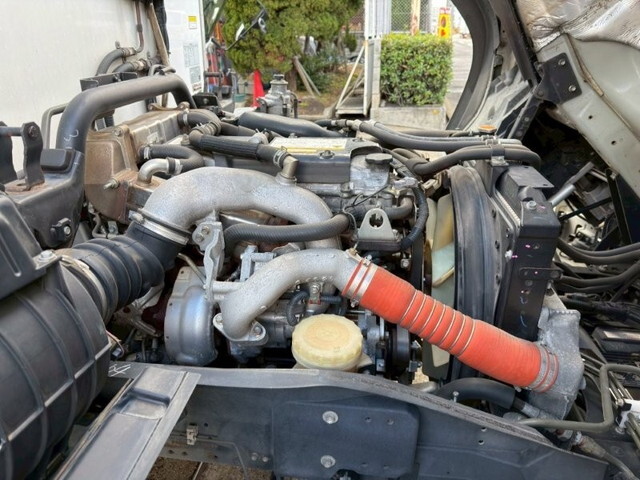 いすゞフォワード冷凍車（冷蔵車）中型（4t）[写真23]