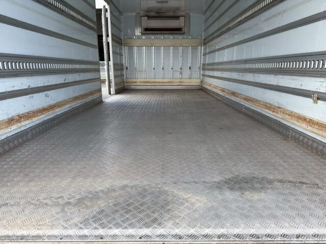 いすゞフォワード冷凍車（冷蔵車）中型（4t）[写真08]